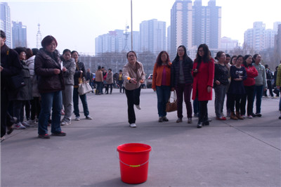 投乒乓球5.JPG 投乒乓球5.JPG