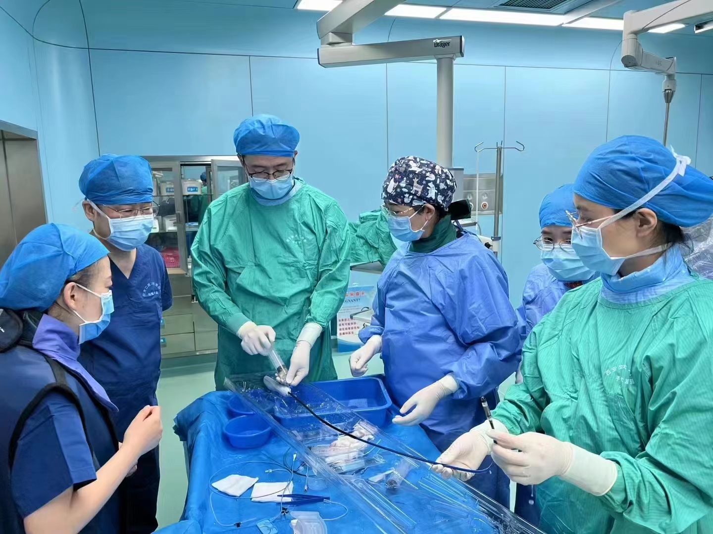 Micra VA手术团队.jpg