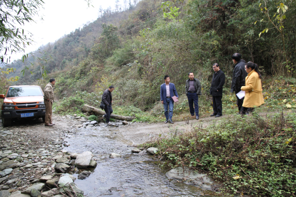 测量涵洞.jpg 测量涵洞.jpg