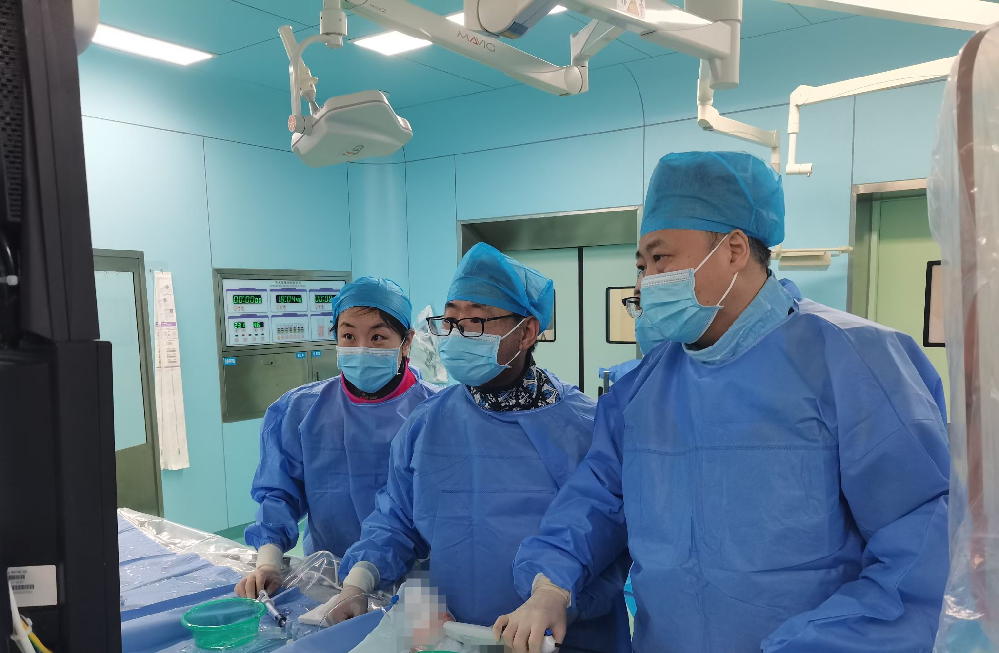 术者照片.jpg 术者照片.jpg