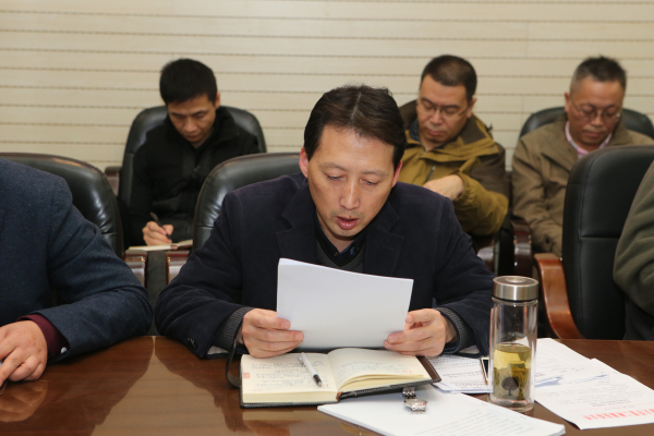 AK7R1620.jpg AK7R1620.jpg