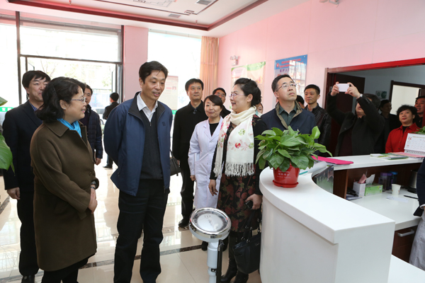 C:\Documents and Settings\Administrator\桌面\省政府小区诊所保健现场会\AK7R4232.JPG