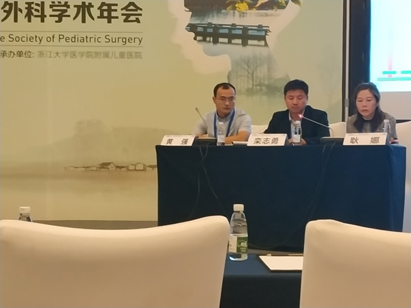 黄强.jpg 黄强.jpg