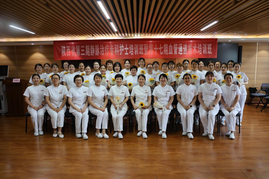 大合影.JPG 大合影.JPG