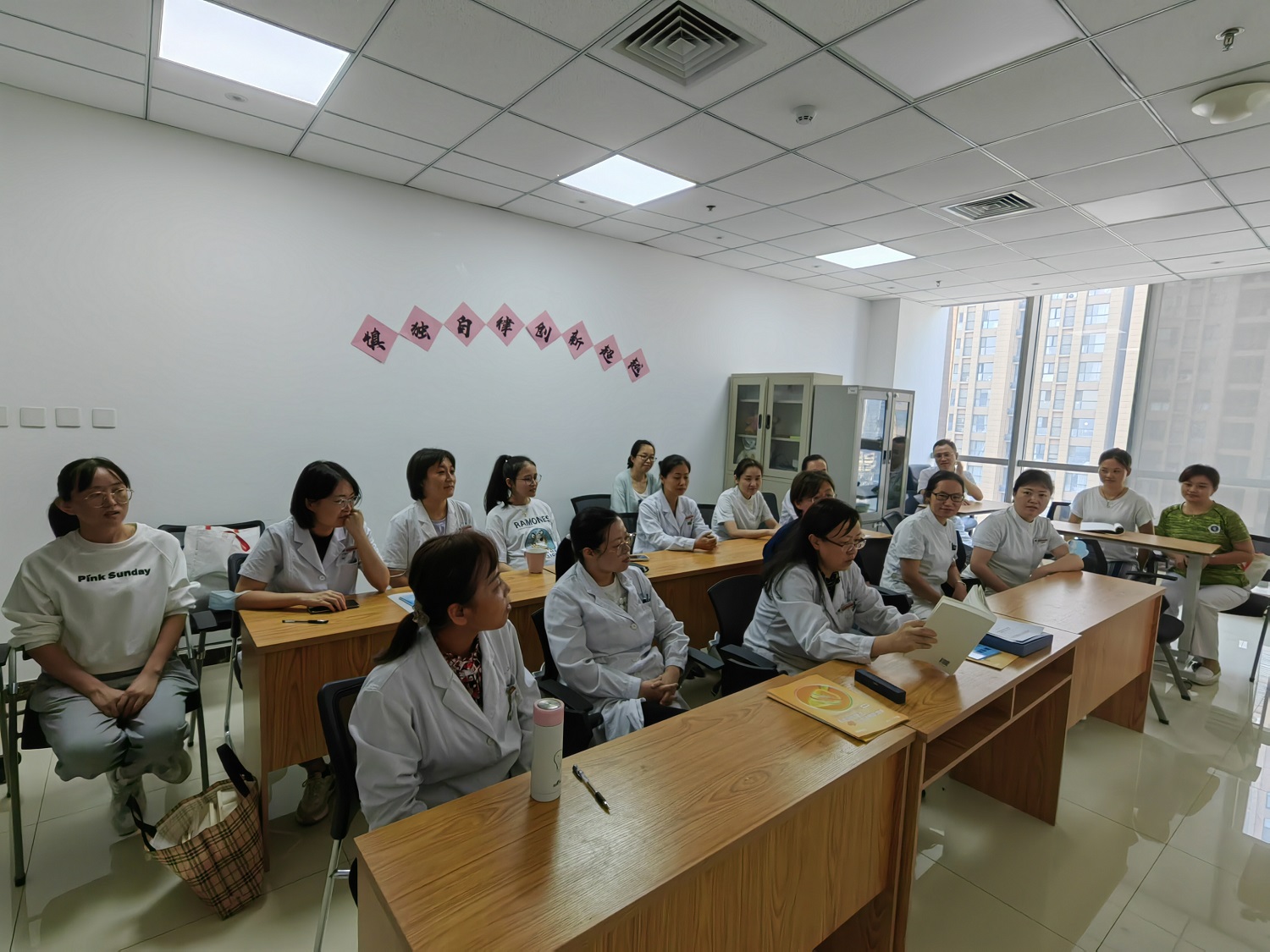 党支部会议 1.jpg