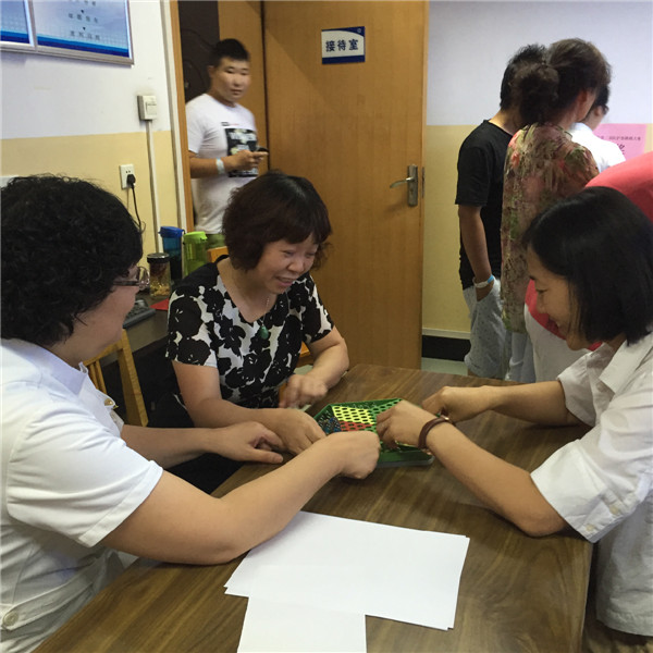 评委们跃跃欲试.JPG 评委们跃跃欲试.JPG