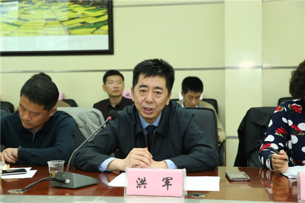 3.西安交大校长助理洪军讲话.JPG 3.西安交大校长助理洪军讲话.JPG