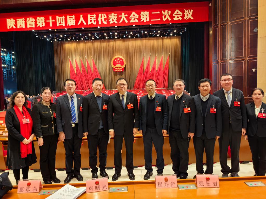 张明娟 集体照.jpg