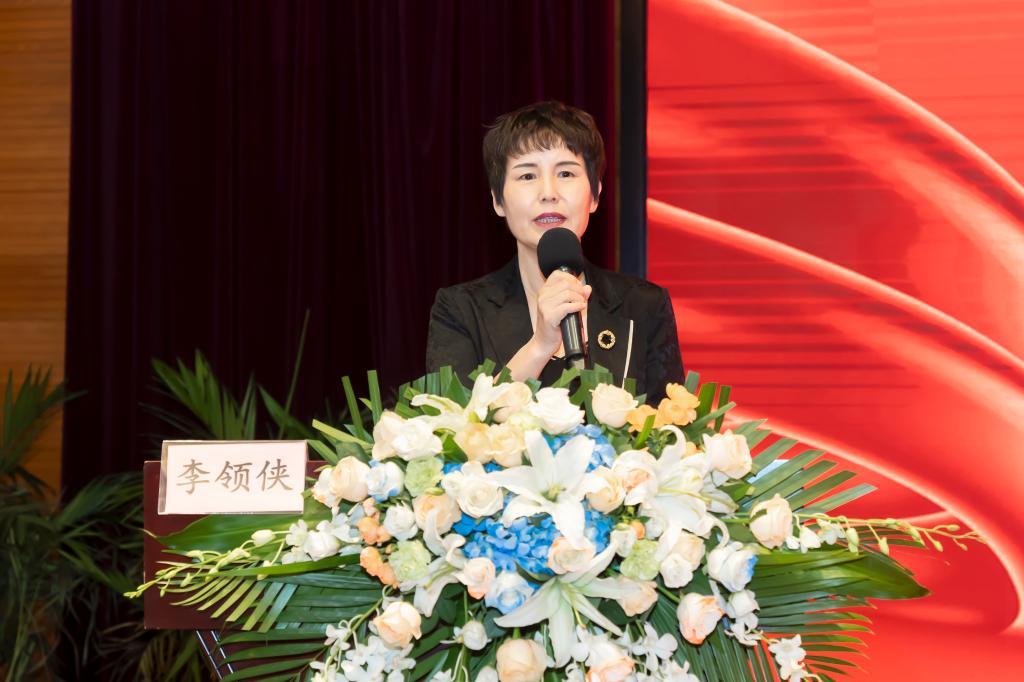 2.李领侠主持.jpg 2.李领侠主持.jpg