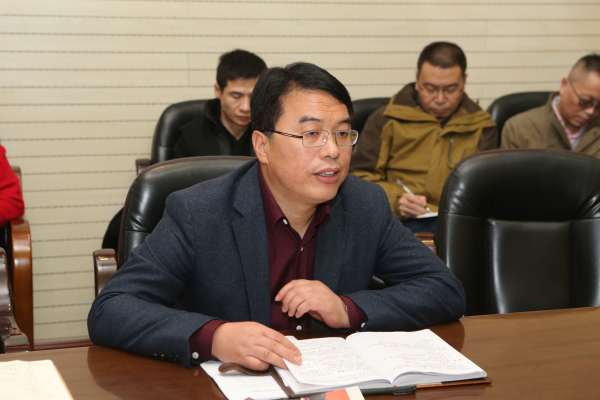 AK7R1614.jpg AK7R1614.jpg