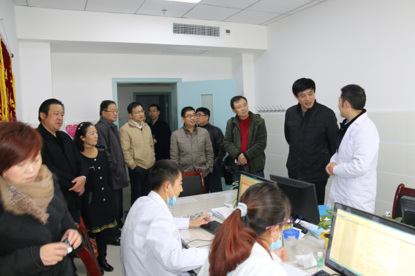 在县中医院病房.jpg 在县中医院病房.jpg