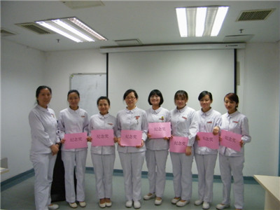 纪念奖留影.JPG 纪念奖留影.JPG