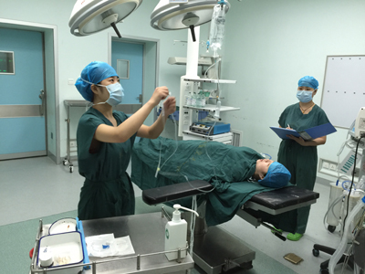 手术室报道 (1).JPG