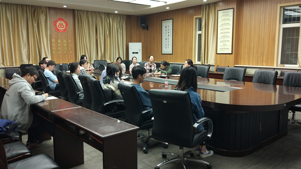 两会学习_副本.jpg 两会学习_副本.jpg