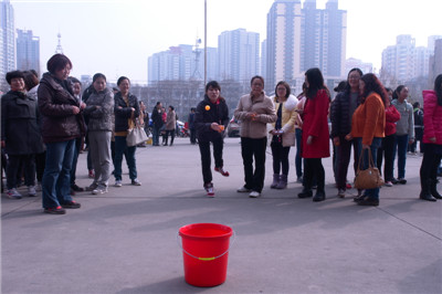 投乒乓球4.JPG 投乒乓球4.JPG