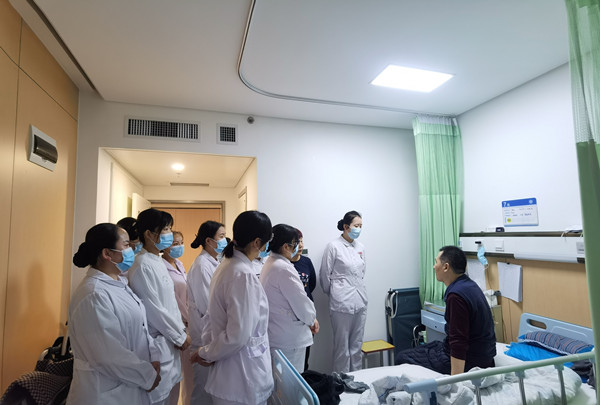 护士长查房1_副本.jpg