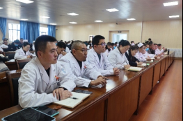 张立 大讲堂二院新闻稿529.jpg