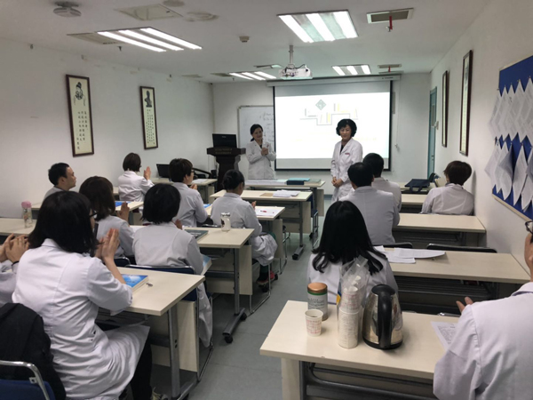 新教师试讲.jpg 新教师试讲.jpg