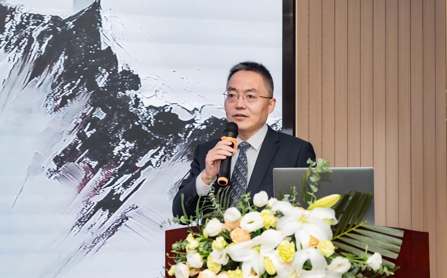 刘明致辞.jpg 刘明致辞.jpg