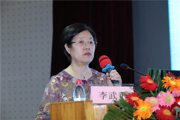 照片15：中华护理学会理事 西京医院李武平授课.JPG