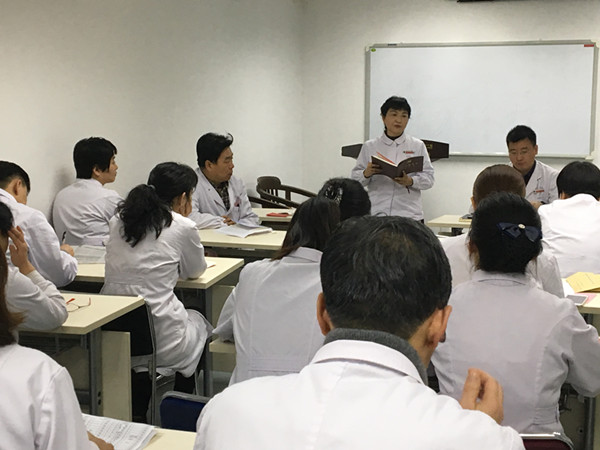 吴彩芹组织委员讲解学习要点_副本.jpg 吴彩芹组织委员讲解学习要点_副本.jpg