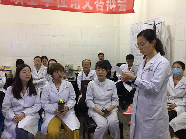 柏凌主持_副本.jpg 柏凌主持_副本.jpg