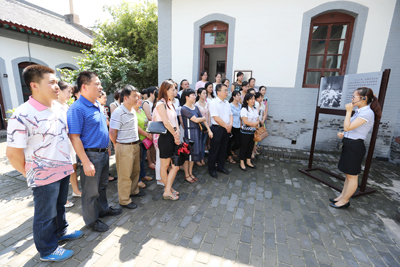 C:\Documents and Settings\Administrator\桌面\七一八办宣誓\AK7R1632.JPG