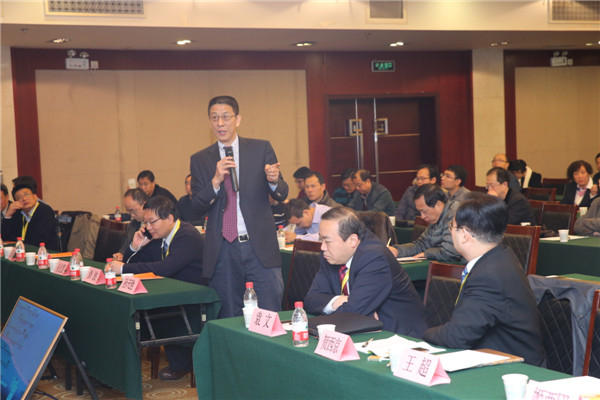 陆军总医院孙天胜教授回答提问.jpg 陆军总医院孙天胜教授回答提问.jpg