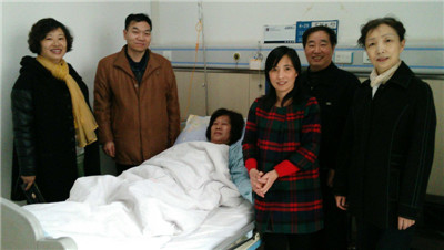 图片11 慰问教务部马延生老师.jpg