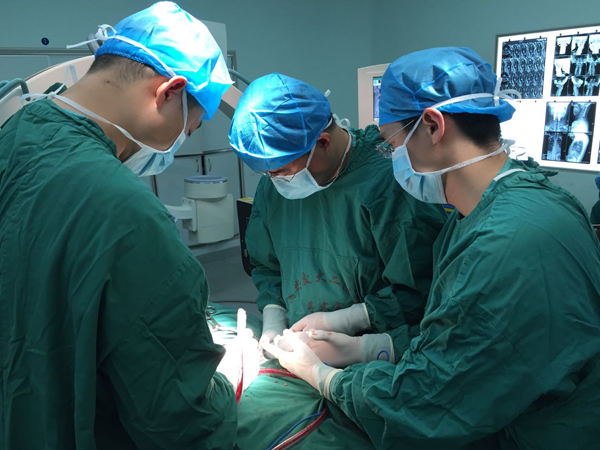 图4 术中照片.jpg