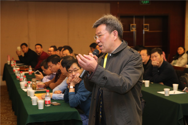 西安交大二附院李浩鹏教授作疑难病例点评.jpg 西安交大二附院李浩鹏教授作疑难病例点评.jpg