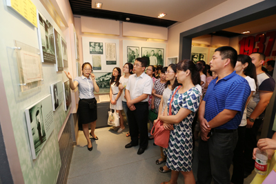 C:\Documents and Settings\Administrator\桌面\七一八办宣誓\AK7R1679.JPG