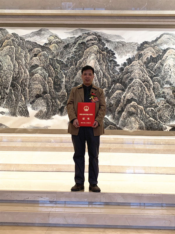 王建明获奖2_副本.jpg